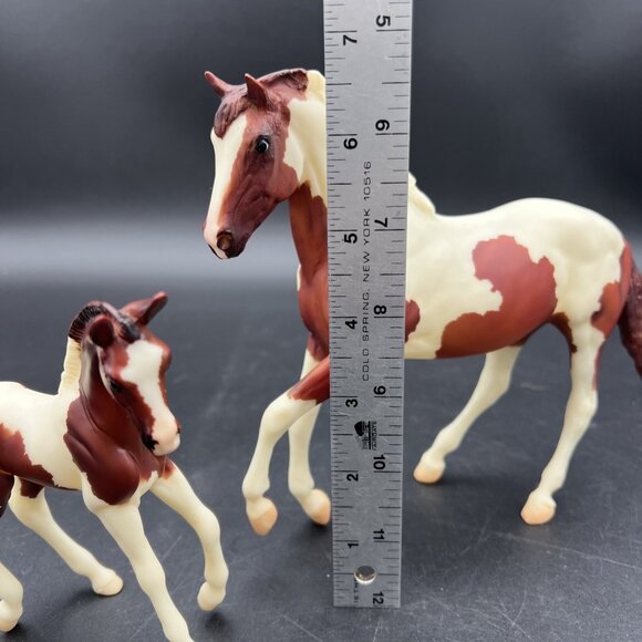 Breyer 62006 Classics Chestnut Pinto Paint Sport Horse Mare & Foal 2008 - Picture 2 of 16